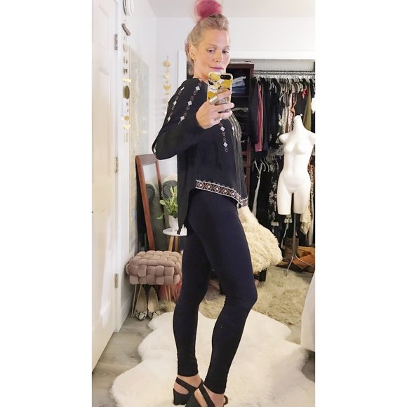 UEC | Lush Embroidered Blouse | Size M | High Low Style - Picture 7 of 12